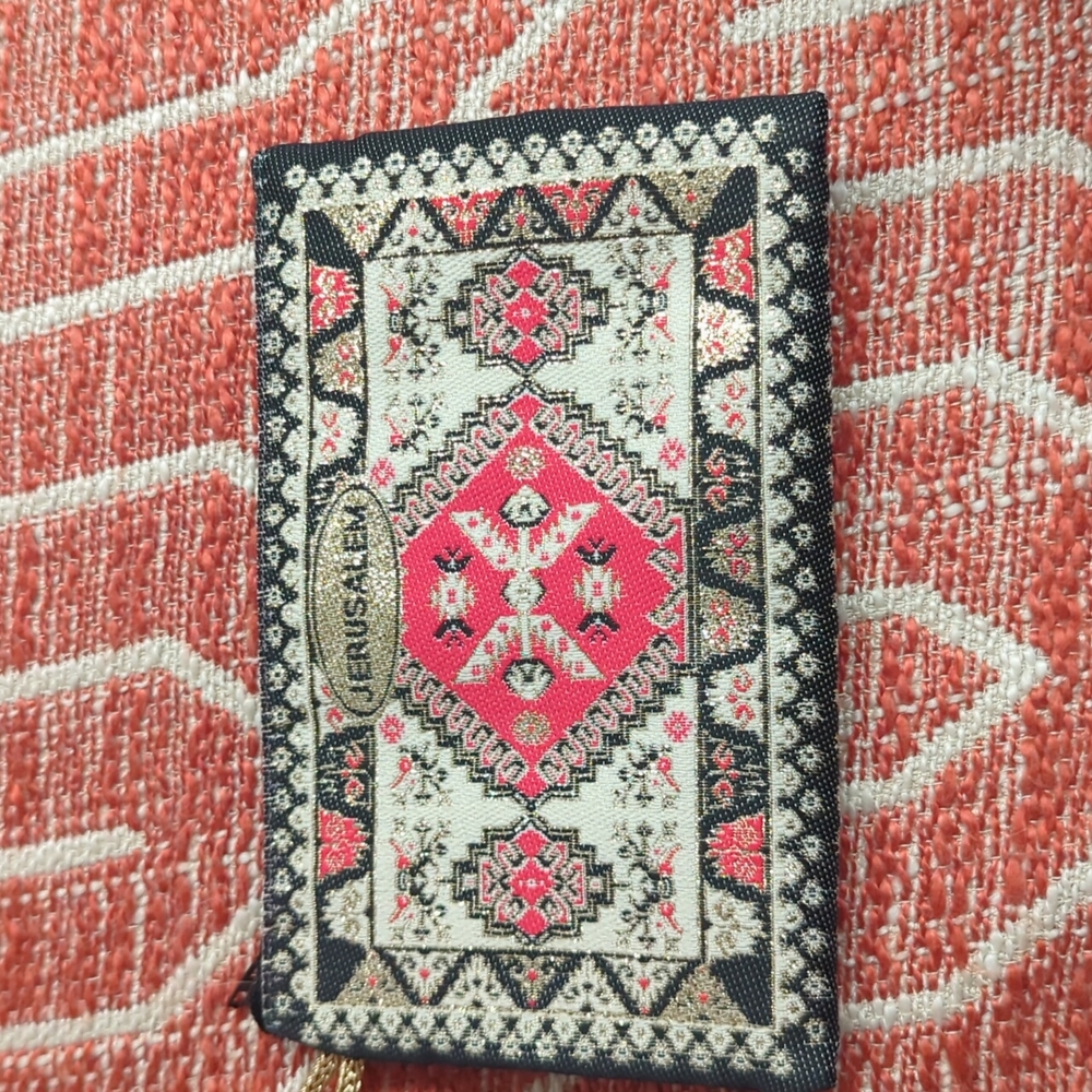 Small wallet with zipper very pretty details